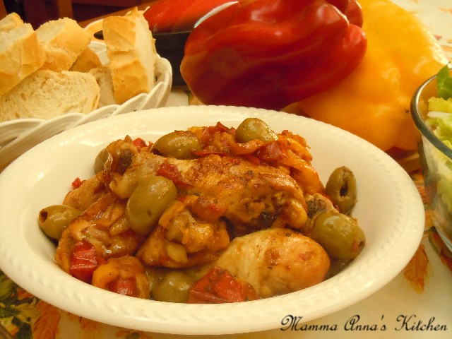 pollo con peperoni e olive